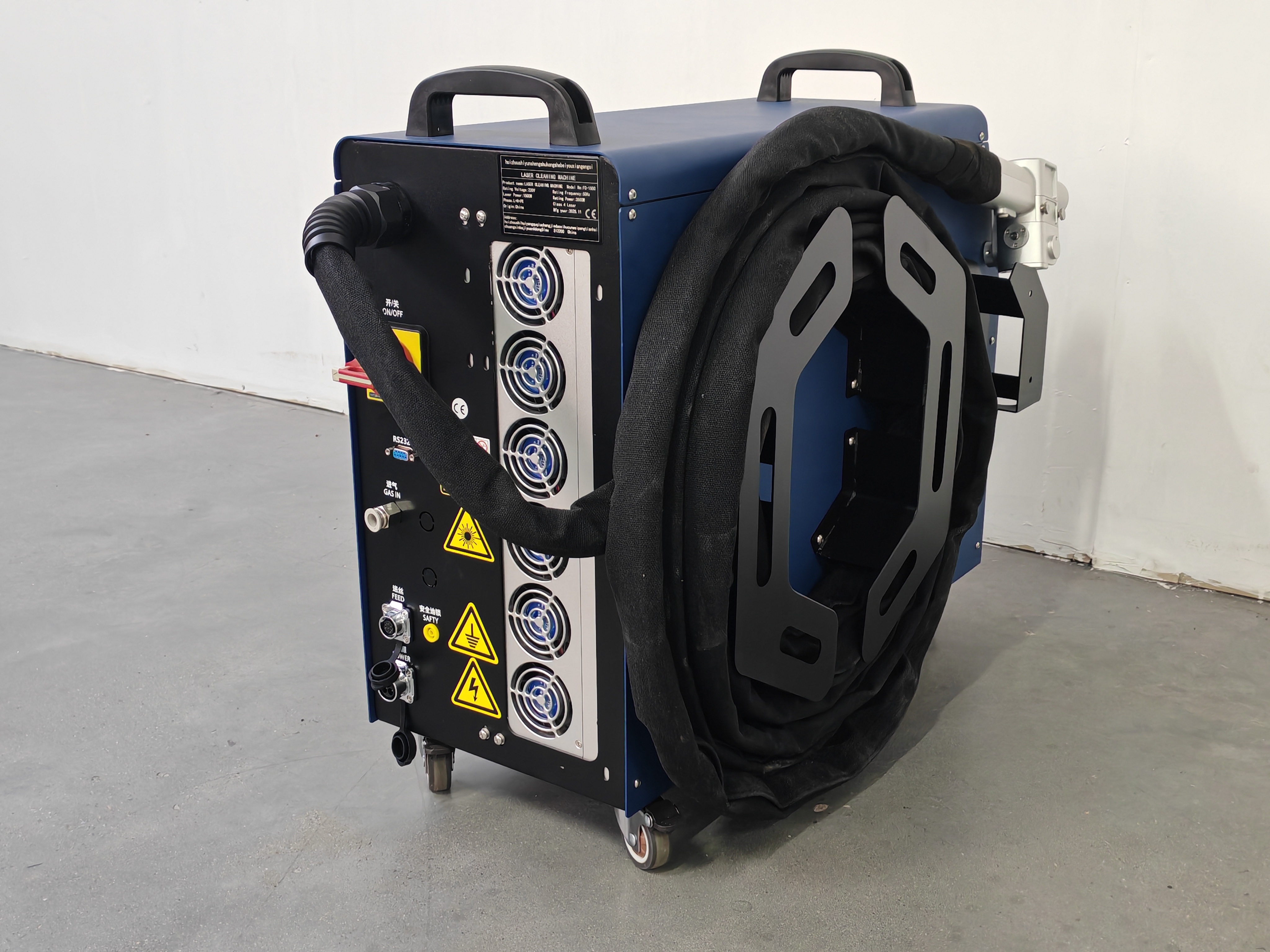 LUCOHE LC-1500C — Portable Laser Cleaning Machine 1500W view 2